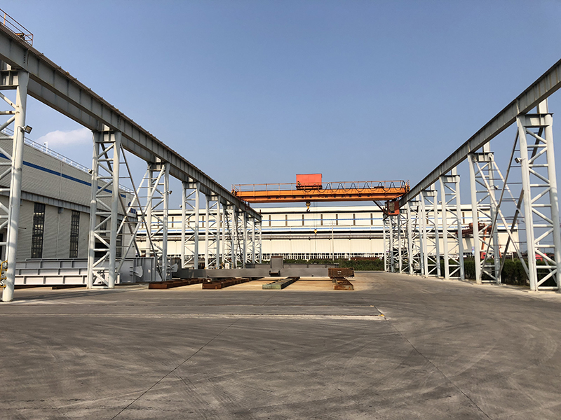 富煌钢构股份有限公司室外堆场双梁桥式起重机QD32t/5t-25.5m A6