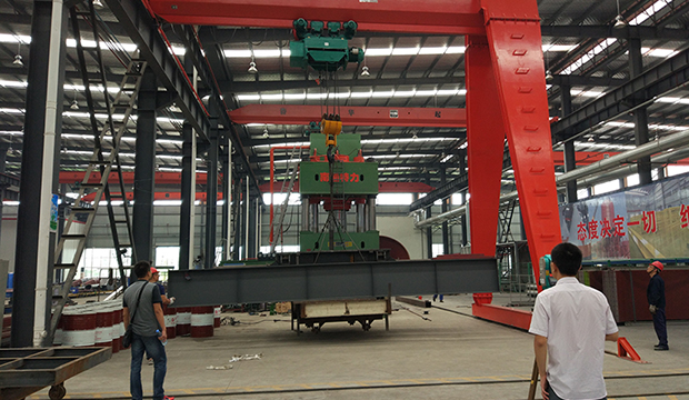 半龙门吊服务现场